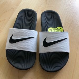 Kids Nike Slides 2Y